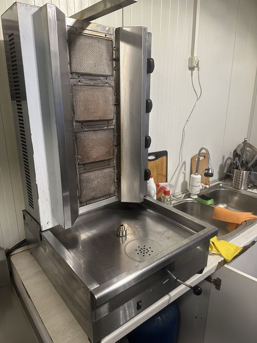 Дюнер Машина с 4 пити на газ с уред за рязане