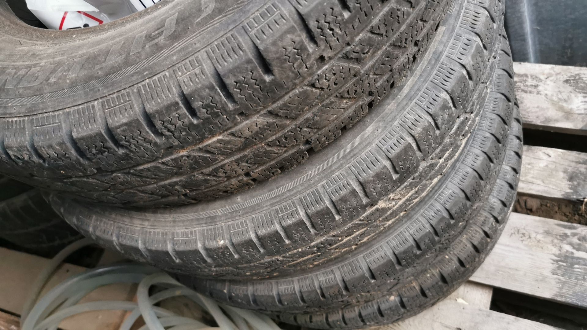 195/75 R16 C LAUFENN