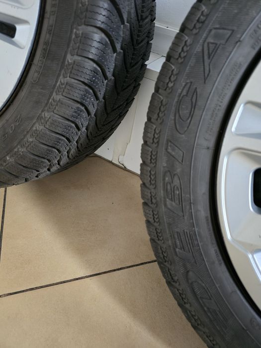 Roți VW + Anvelope Debica 205.55.r16 Iarnă 5x112 + Capace
