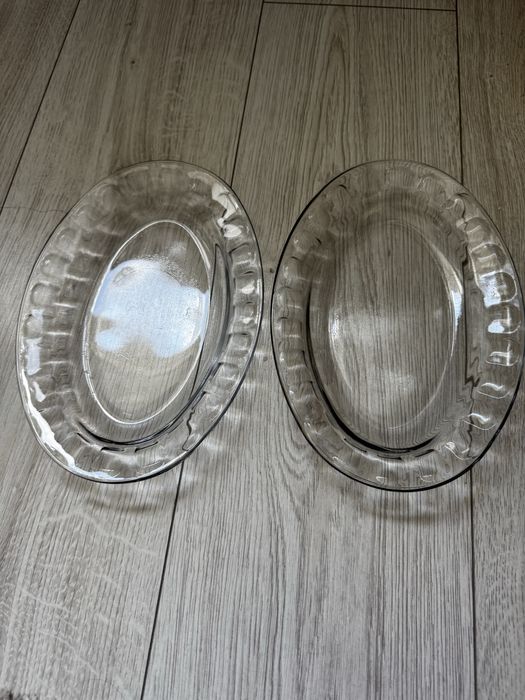 Продаются стеклянные овальные салатницы (2 шт.)