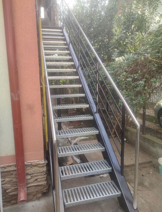 Scara metalica zincata  exterioara pentru ,case, beciuri și incendii