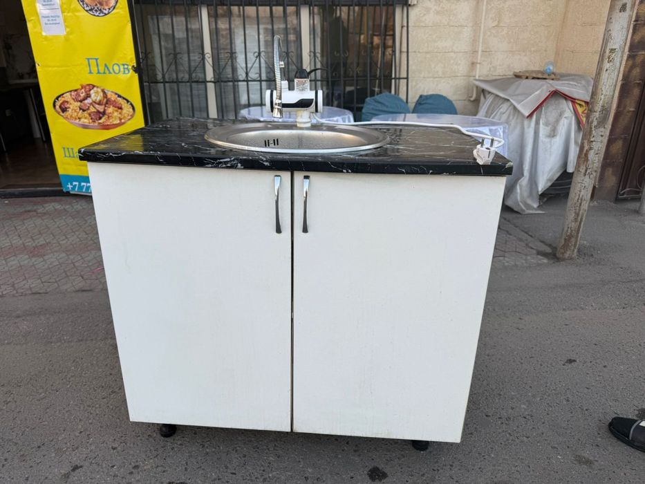 Срочно продам мойка в хорошем состояние с обогревательный смесителем