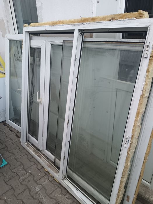 Продам пластиковые окна Две штуки