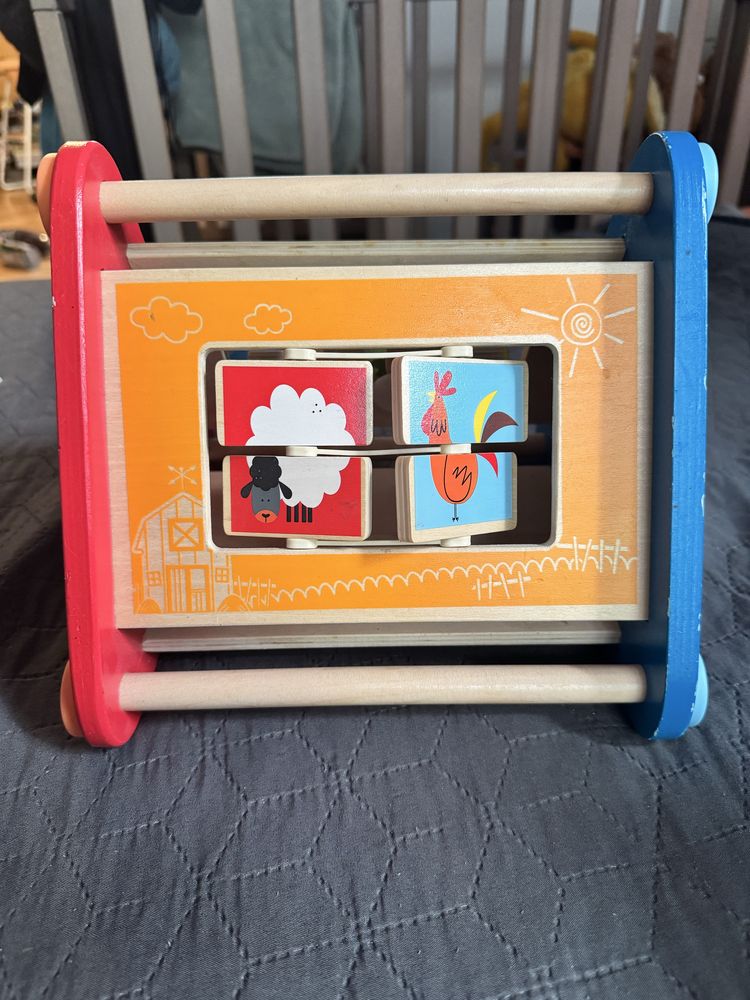 Дървена играчка Hape Activity box