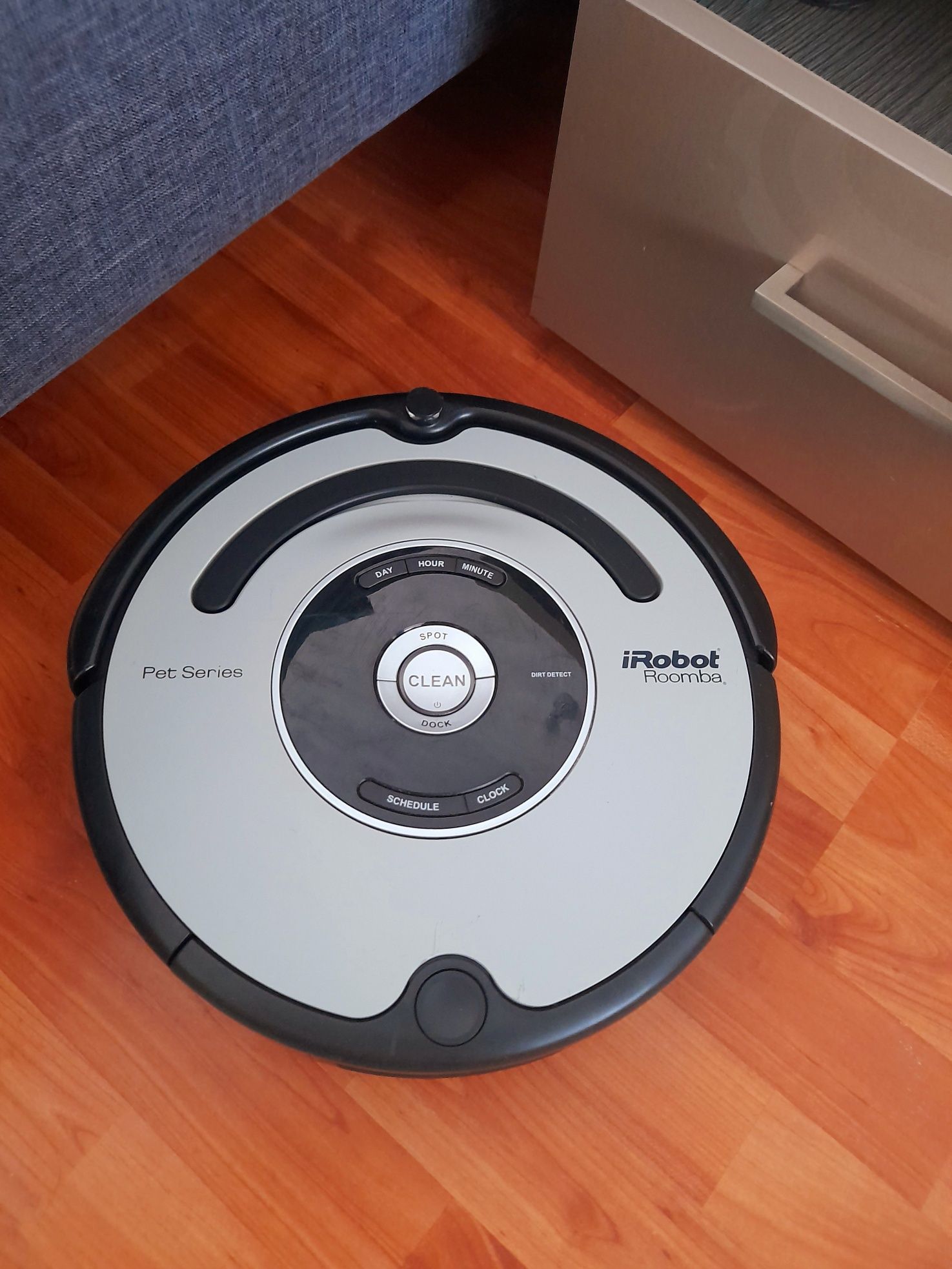 Aspirator iRobot Roomba 563