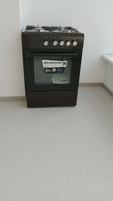 Продам новую газовую плиту