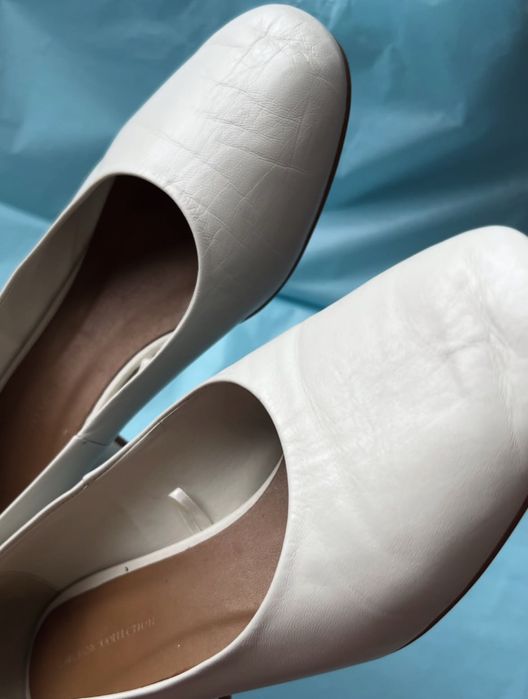 Светли обувки ZARA