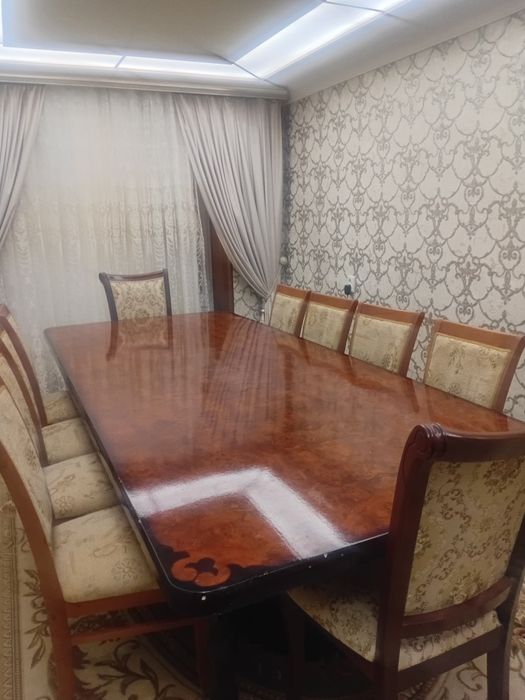 Стол стул сотилади 10 та стули пачти янги