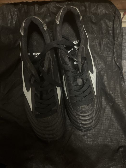 Бутсы новые Mizuna