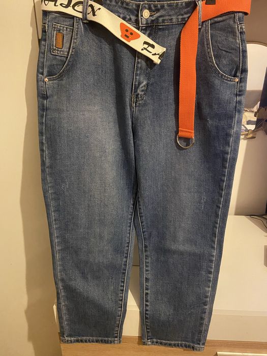 Дамски дънки.Нови.Пастелен цвят.