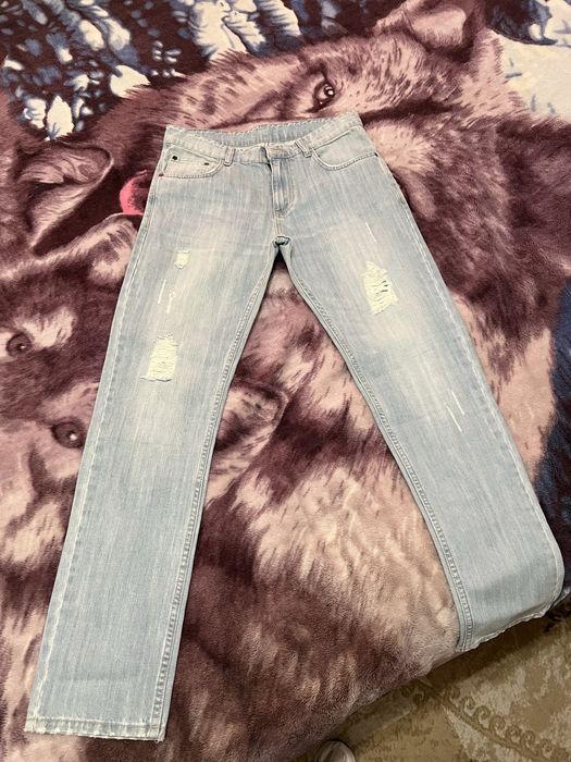 Продаются джинсы  брэнда Валентино