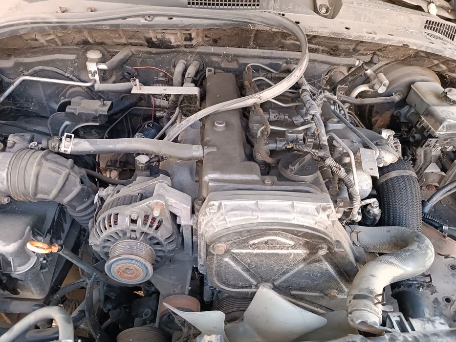 Кия соренто  по Запчастям продам  Мотор коропка мост печка амортизатор