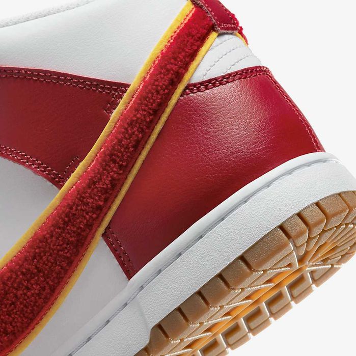 Nike Dunk Hi Retro University Sneakers (DR8805-101)