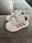 Adidasi copii marca adidas numarul 23 1/2