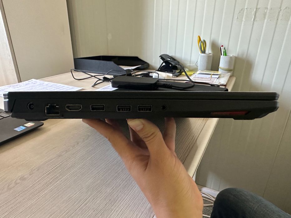 laptop ASUS TUF FX505D