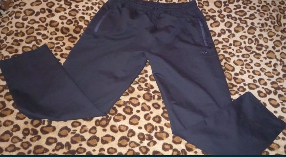 Vand pantaloni trening marimea 5XL