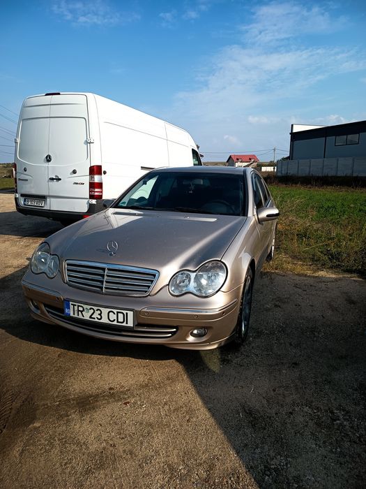 Mercedes-Benz C220