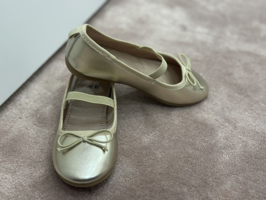 Златисти пантофки HM 28 номер