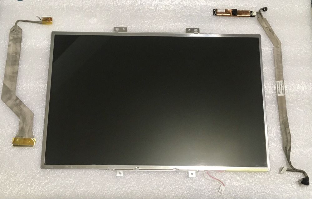 Display laptop 15.4" WXGA Widescreen with native 1280 x 800