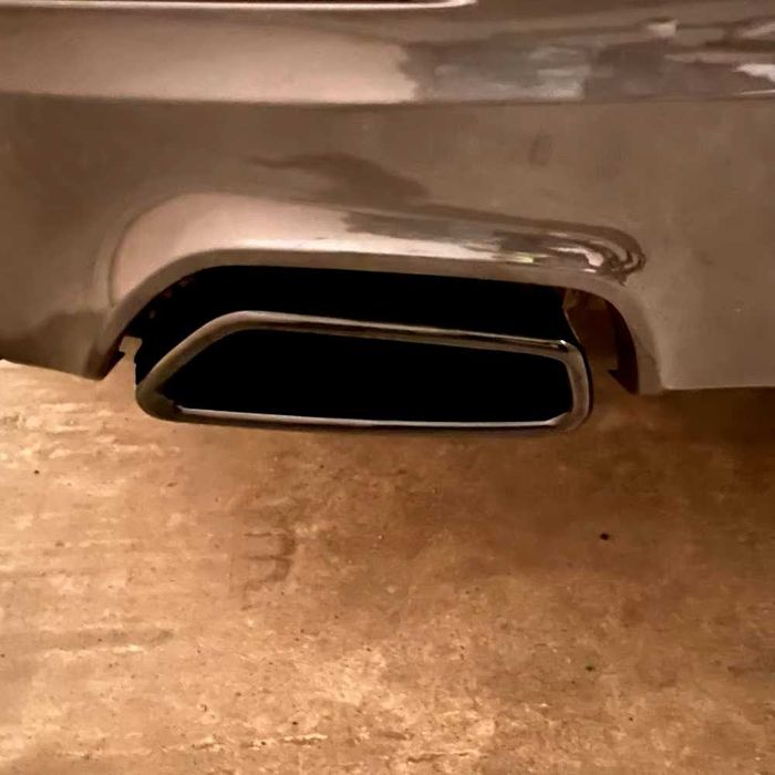 Set 2 Ornamente Metalice Toba Esapament Negru Glossy Bmw Seria 5 G30