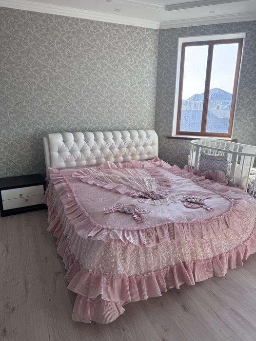 Продаю  спальный гарнитур