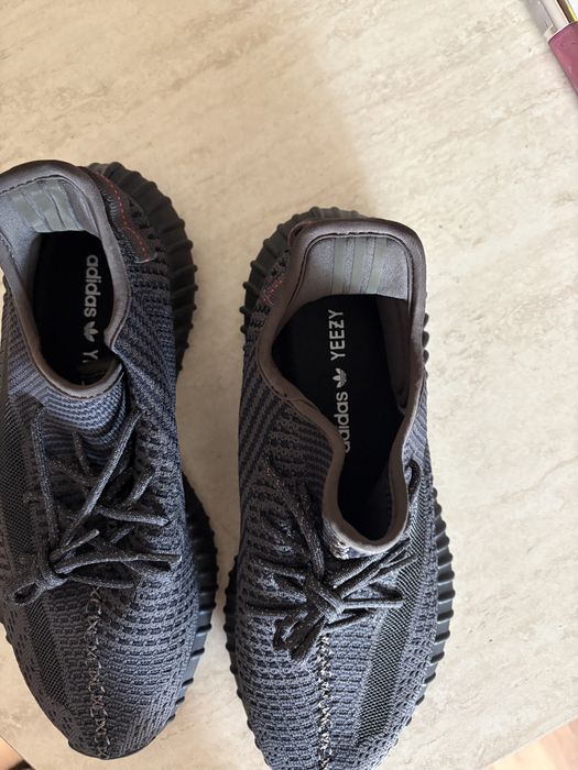 Yeeyz boost 350 V2