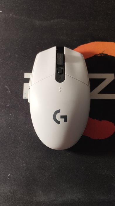 Vând mouse Logitech g304
