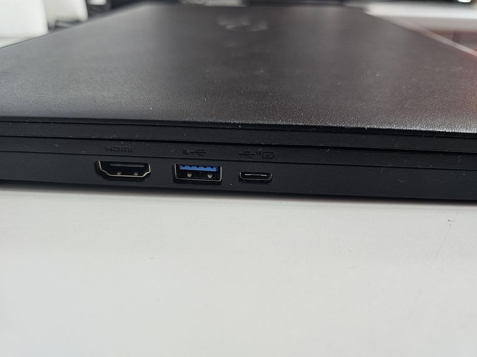 Laptop Fujitsu i5 gen 10 model a3510