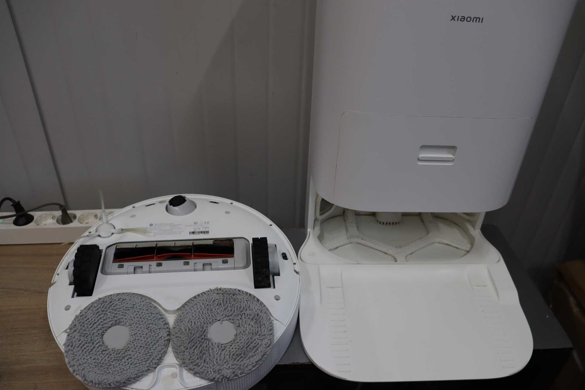 Прахосмукачка робот Xiaomi Robot Vacuum X10+, Mop, App, Самопочистваща