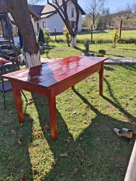 Vand masă din lemn masiv pt. terase sau living