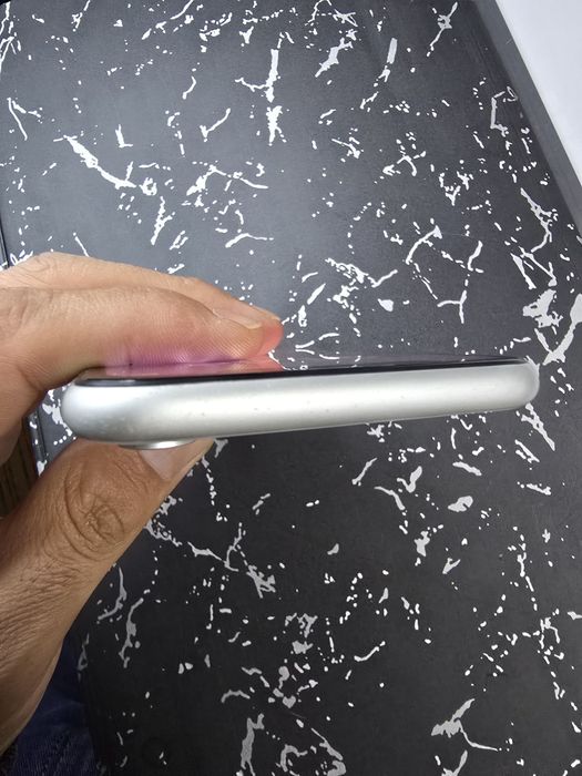 iPhone Xr 64 gb rangi oq