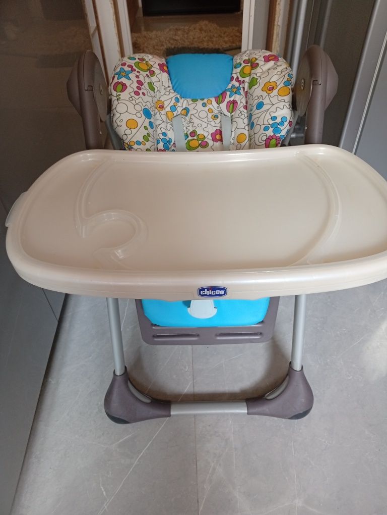 Scaun de masa chicco