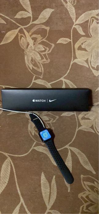 Apple Watch SE 2020 GPS (Nike Edition) 40mm – Пълен комплект