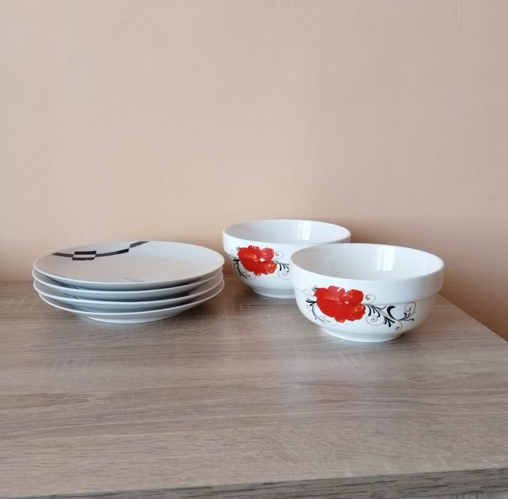 Порцеланови чинии и купи