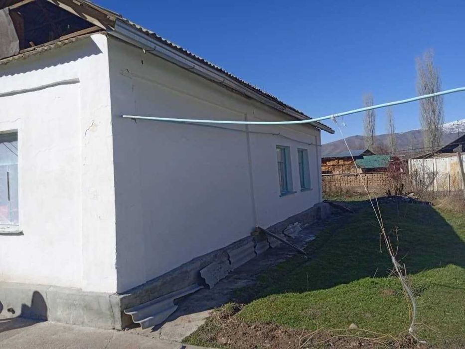 Катта  ховли  Сотилади 10 сотик 4 хона Газалкент Бустонлик т.