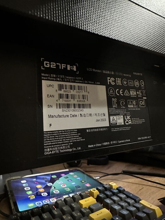 Продам монитор, есть проблема с матрицей