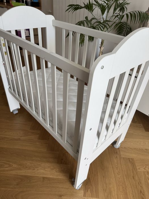 Бебешко легло на колелца 100х50см