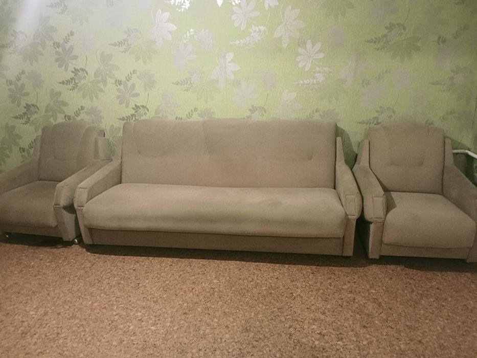 Продам диван и два кресло срочно  Торг