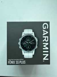 часы Garmin Fenix 5 Plus Sapphire - белые с белым ремешком