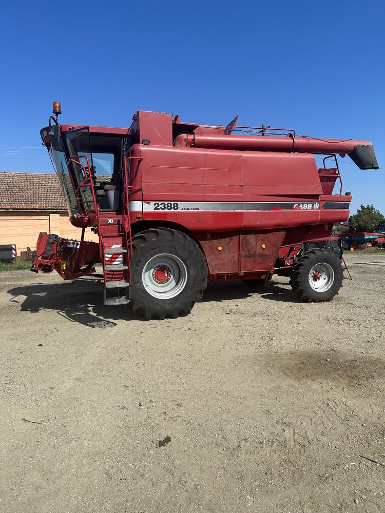 Combina case IH 2388