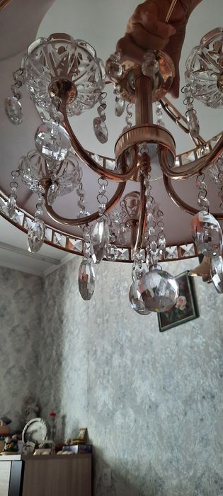 Продам люстру хрустальную