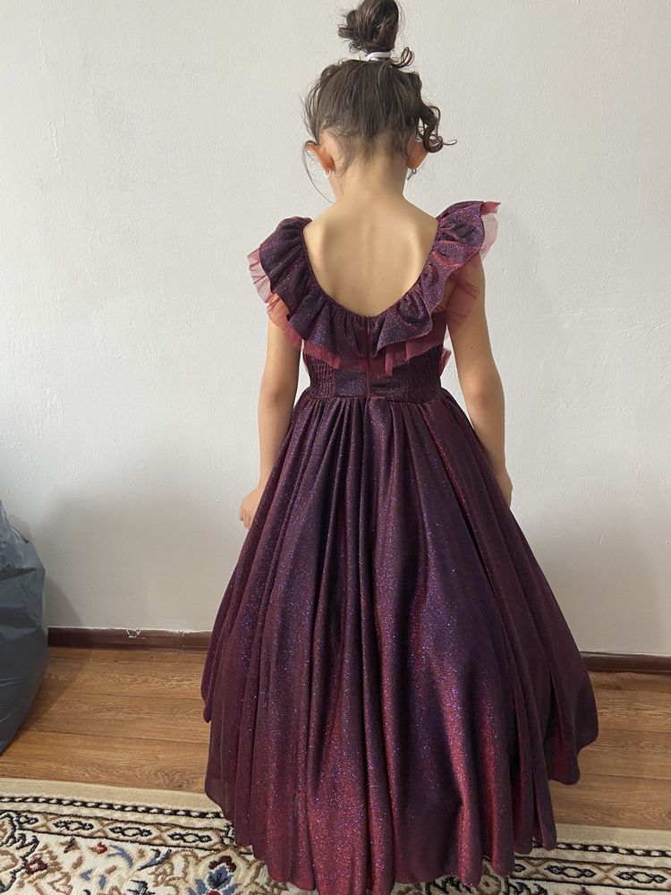Платье на 5-6лет