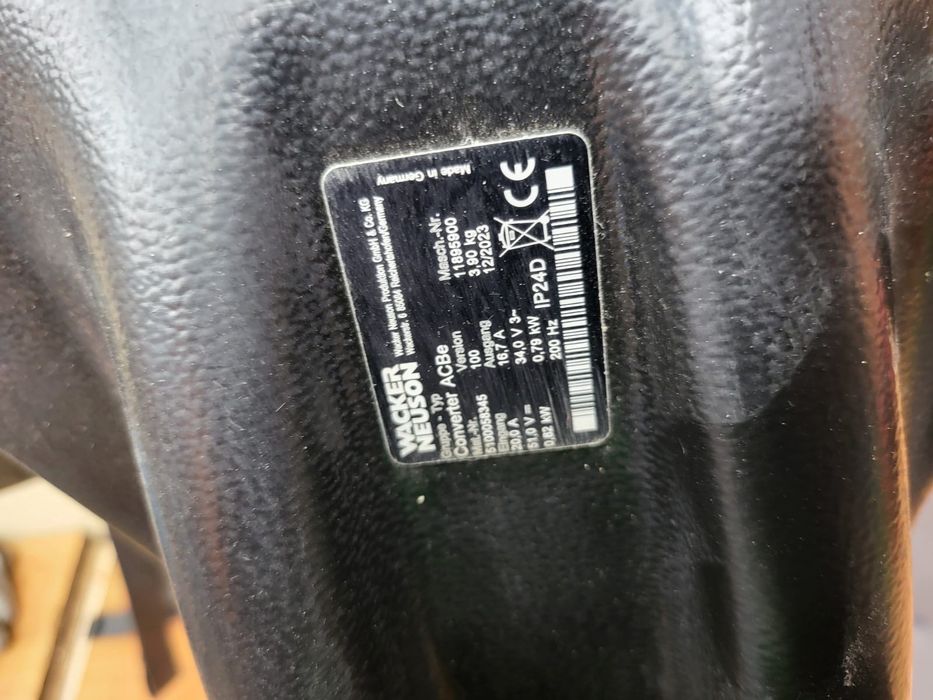 Conevertizor de frecventa - vibrator Wacker NEUSON ACBe 100