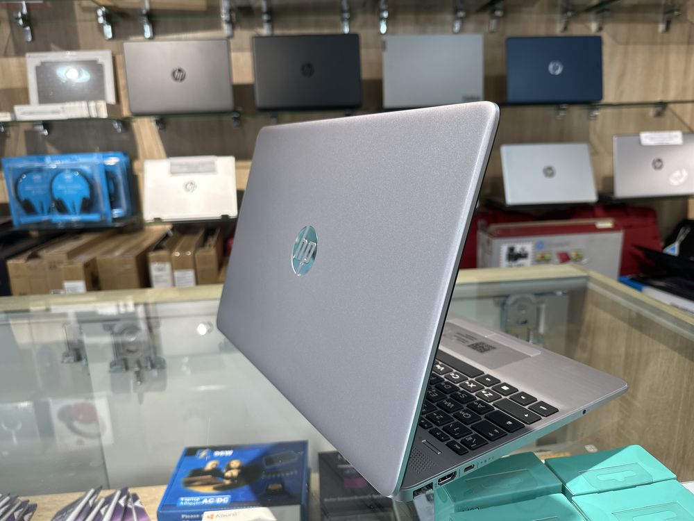 HP 250 G8/Intel Core i3-1115G7/DDR4 8GB/256 GB