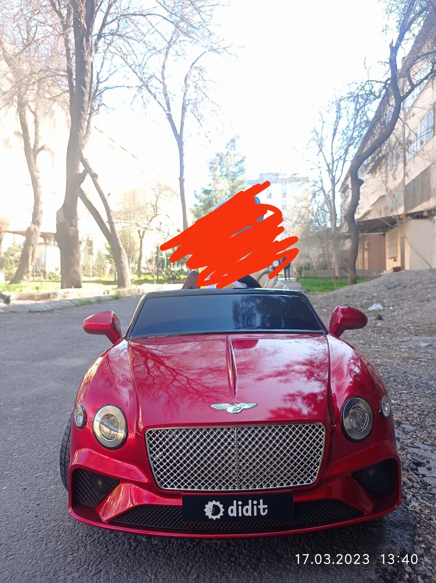 Продаётся электроавтомобиль детский