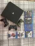 PlayStation 4 Pro + игри и 3 контролера