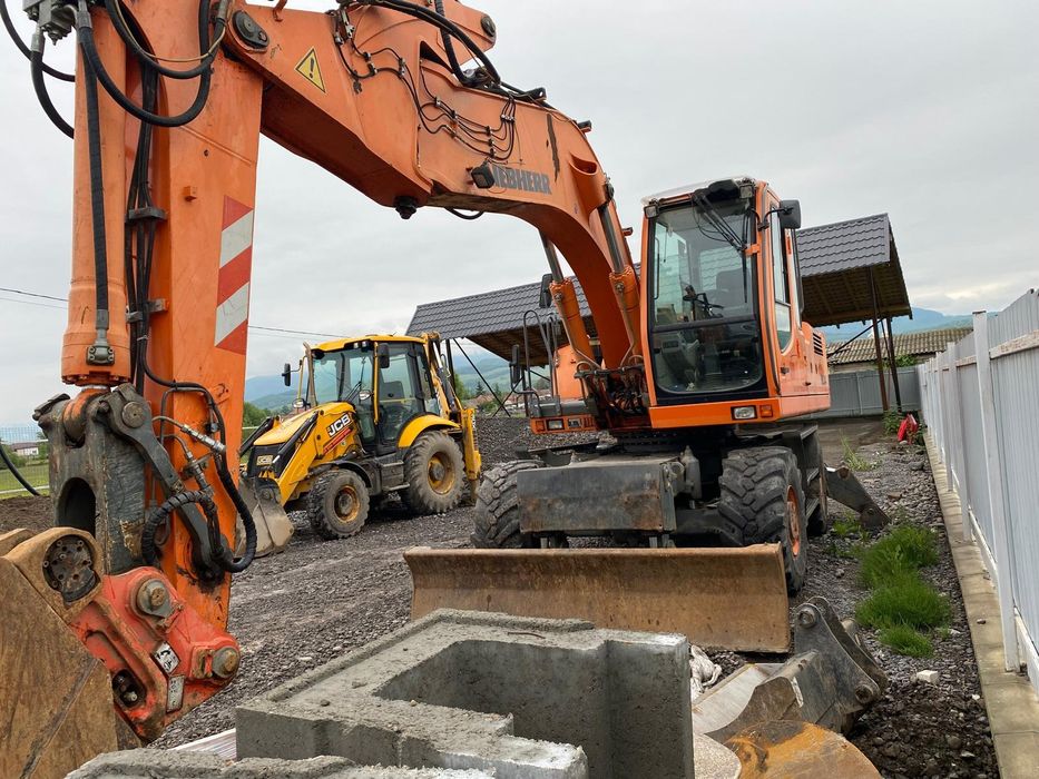De vanzare Liebherr A904C