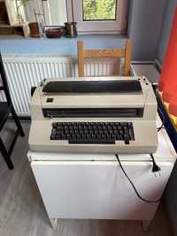 Mașina de scris IBM model 670X