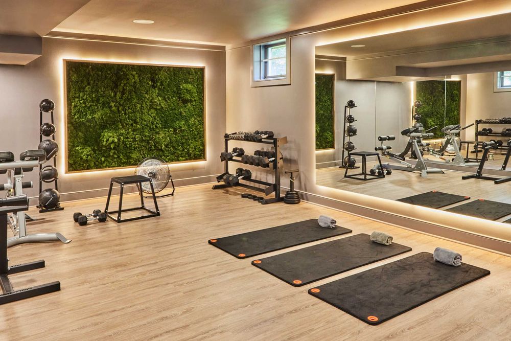 Търговско помещение. Фитнес или йога зала. Спортен център. GYM. Склад