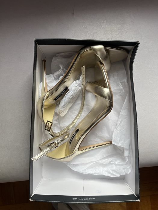 Сандали Nine West
